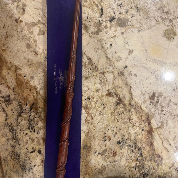 Girls/kids medium Harry Potter costume with tote + wand (perfect for Halloween) - Picture 4 of 7